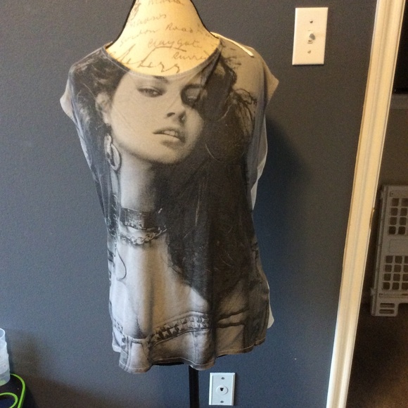 Women's Guess Open Back T Shirt Size M - Picture 2 of 6